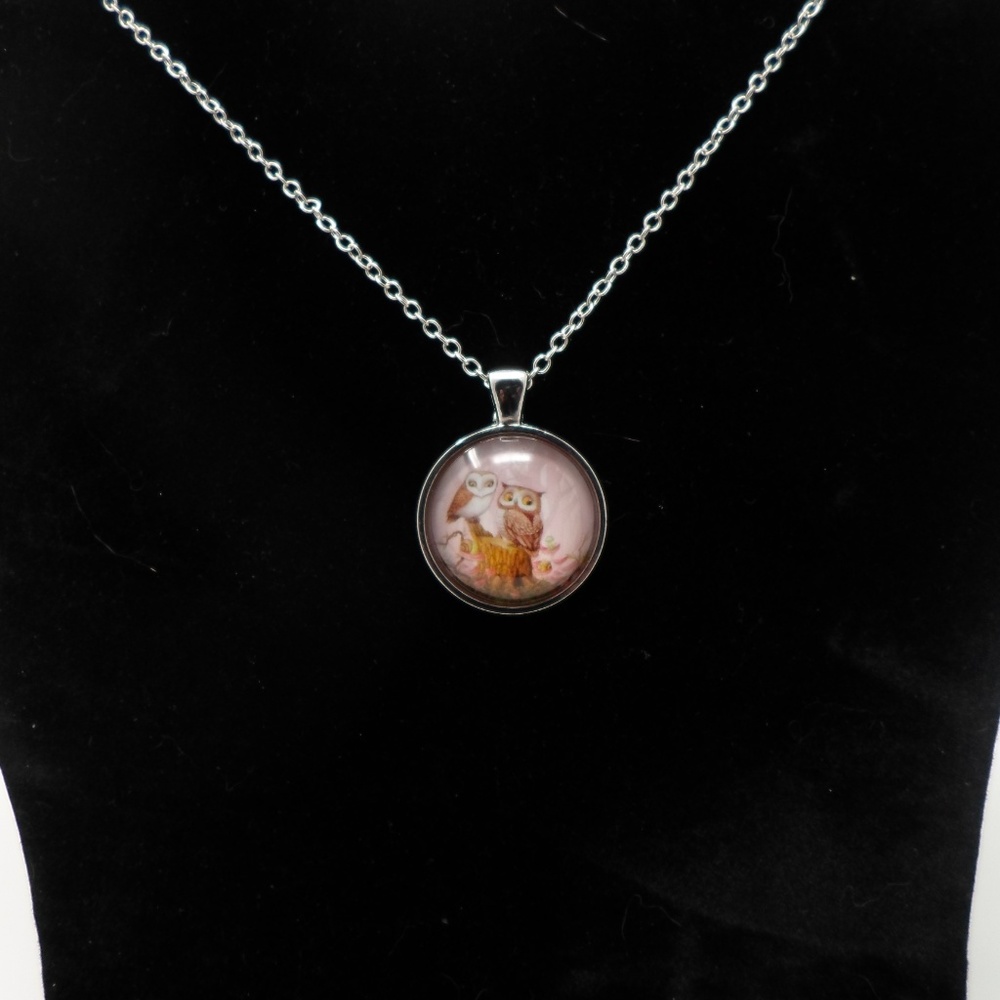 Adorable Owl Love Pendant Silver Tone Chain - Picture 3 of 8